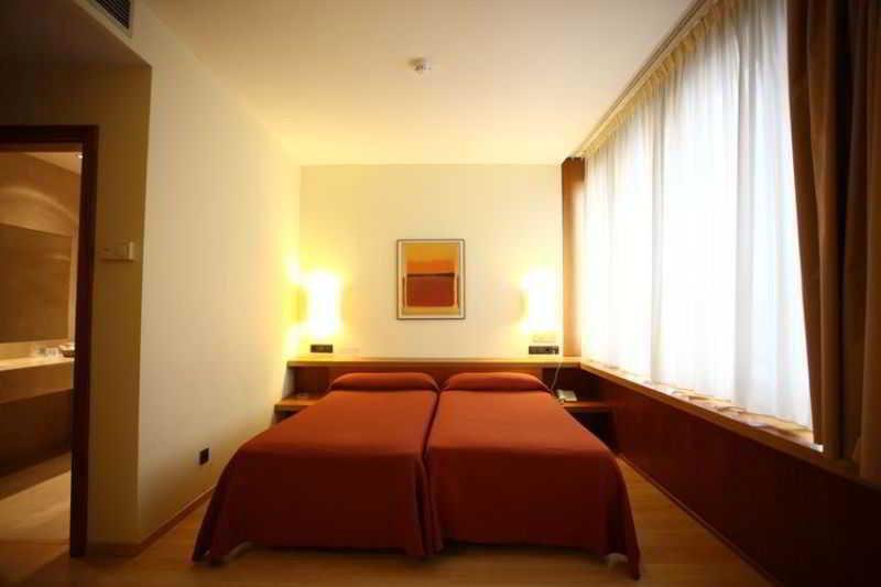 Hotel Duque De Wellington Vitoria-Gasteiz Zewnętrze zdjęcie
